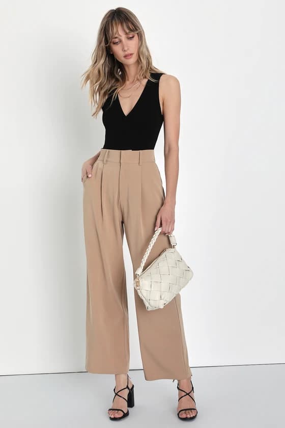 Everyday Modimal look in soft neutrals